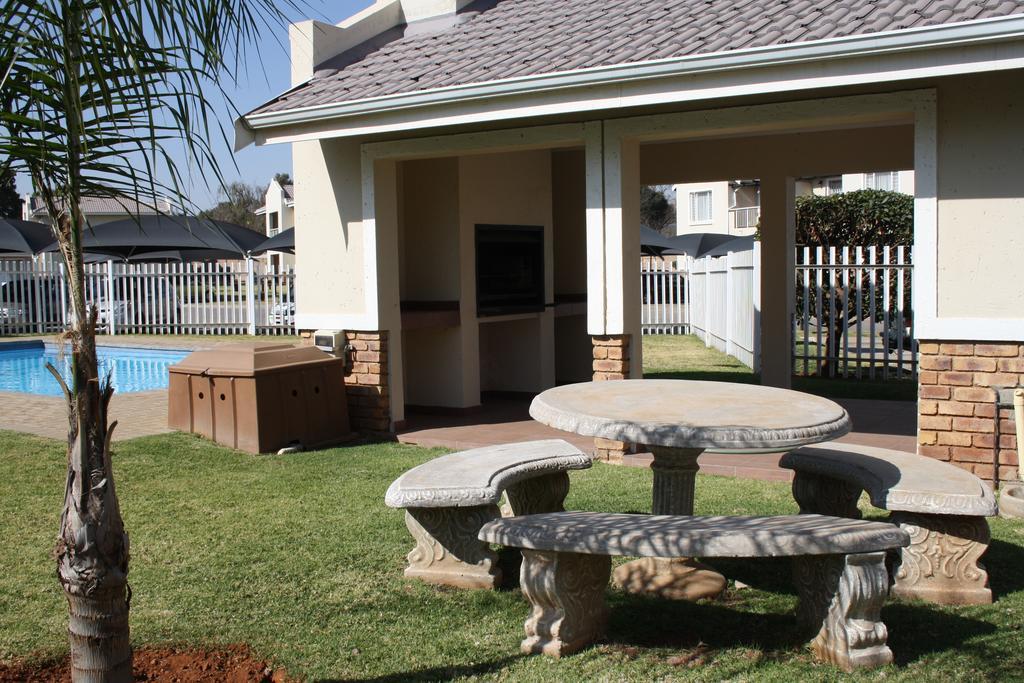 African Eagle Apartments Witfield Экстерьер фото