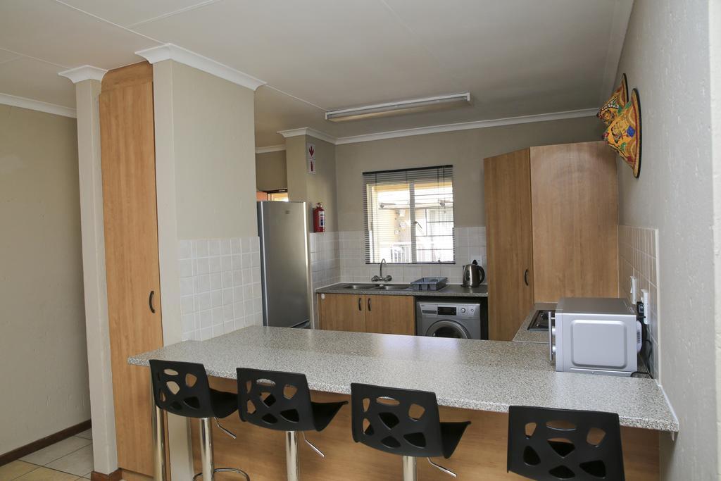 African Eagle Apartments Witfield Экстерьер фото